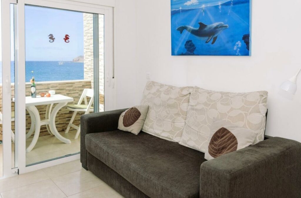 Viena guļamistaba “Picacho 2” apartamentos. https://tenerifemagic.lv
