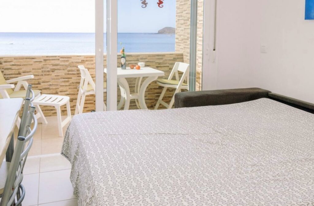Viena guļamistaba “Picacho 2” apartamentos. https://tenerifemagic.lv