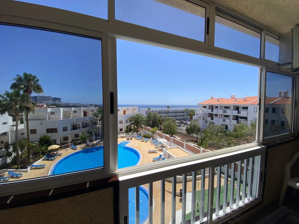 Viena guļamistaba “Callao Salvaje” apartamentos. https://tenerifemagic.lv