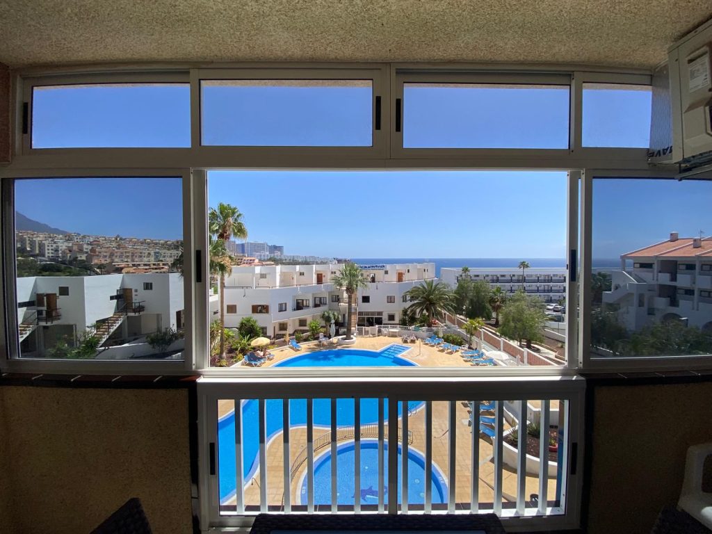Viena guļamistaba “Callao Salvaje” apartamentos. https://tenerifemagic.lv
