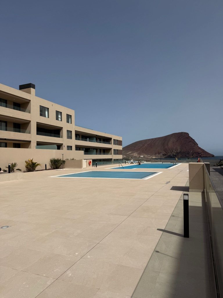 Plašs apartaments ar divām guļamistabām. https://tenerifemagic.lv